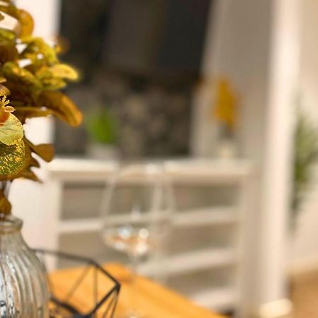 Stunning 1Br - Super Central- Peaceful Area - Lower Ground Apartment Cambridge  Ngoại thất bức ảnh